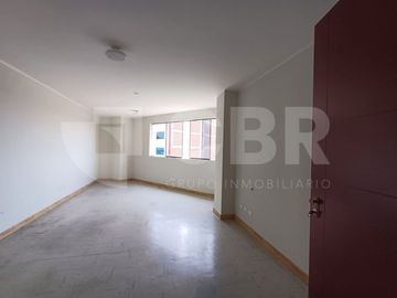 VENTA OFICINA EN CARCADO DE LIMA