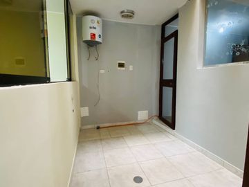 OCASION - VENDO 1ER PISO FRENTE A JOCKEY - SAN BORJA