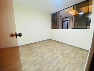 OCASION - VENDO 1ER PISO FRENTE A JOCKEY - SAN BORJA