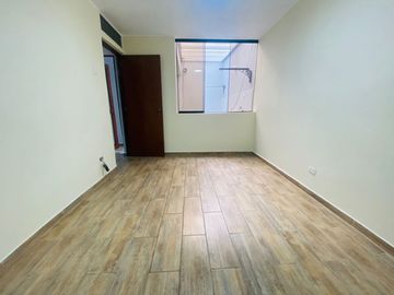 OCASION - VENDO 1ER PISO FRENTE A JOCKEY - SAN BORJA