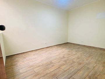 OCASION - VENDO 1ER PISO FRENTE A JOCKEY - SAN BORJA