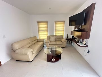 Se vende casa en esquina con tres unidades rentables cerca del libramiento