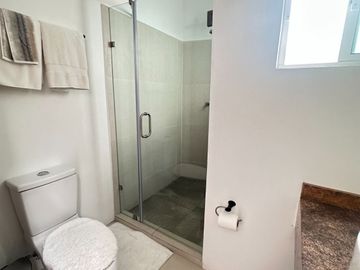 Se vende casa en esquina con tres unidades rentables cerca del libramiento