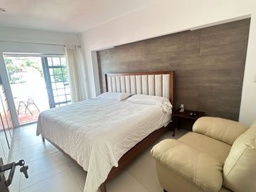 Se vende casa en esquina con tres unidades rentables cerca del libramiento