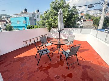 Se vende casa en esquina con tres unidades rentables cerca del libramiento