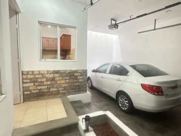 Se vende casa en esquina con tres unidades rentables cerca del libramiento