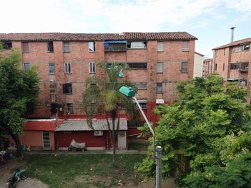 Venta apartamento Los Alcazares remodelado 4 piso Cali Valle