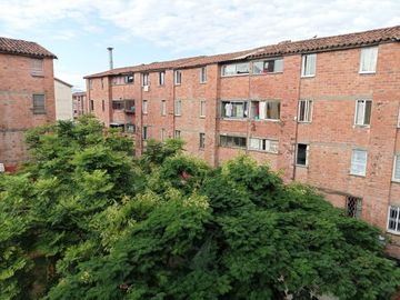 Venta apartamento Los Alcazares remodelado 4 piso Cali Valle