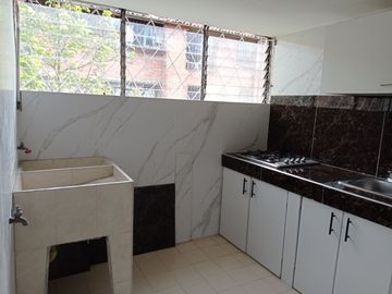 Venta apartamento Los Alcazares remodelado 4 piso Cali Valle