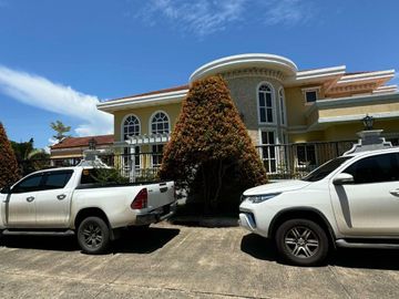 Prime Ridge and Corner Lot Property in Xavier Estates