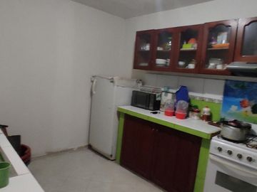 Casa en Venta de Dos Pisos En Venta Frente A Parque A.H. Bayovar S.J.L