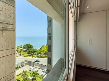 PRECIOSO DUPLEX A 20 m. DEL MALECON, VISTA LATERAL AL MAR