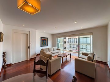 PRECIOSO DUPLEX A 20 m. DEL MALECON, VISTA LATERAL AL MAR