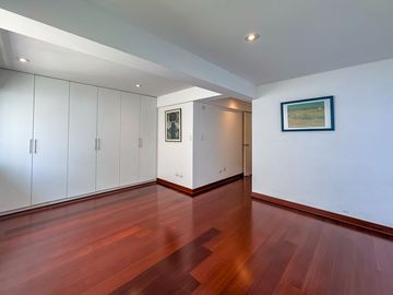 PRECIOSO DUPLEX A 20 m. DEL MALECON, VISTA LATERAL AL MAR