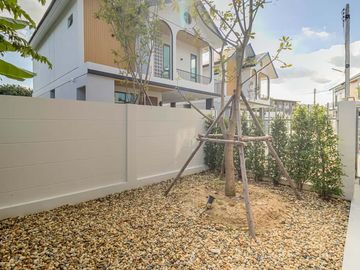 Newly built single house, modern minimalist style, 3 bedrooms, Tha Wang Tan area, spacious area, modern design, near Chiang Mai city, near Big C, near