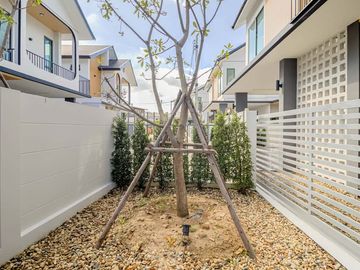 Newly built single house, modern minimalist style, 3 bedrooms, Tha Wang Tan area, spacious area, modern design, near Chiang Mai city, near Big C, near