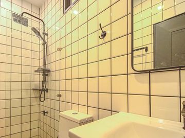 Newly built single house, modern minimalist style, 3 bedrooms, Tha Wang Tan area, spacious area, modern design, near Chiang Mai city, near Big C, near
