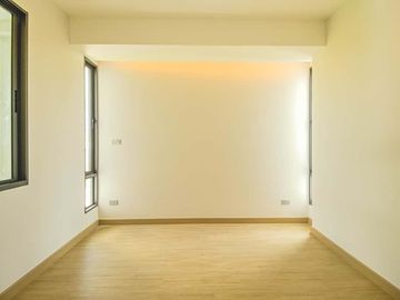 Newly built single house, modern minimalist style, 3 bedrooms, Tha Wang Tan area, spacious area, modern design, near Chiang Mai city, near Big C, near