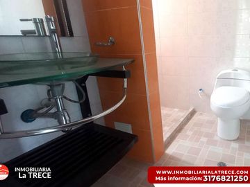 Se vende casa amplia en Buga-valle, Barrio  Santa Rita