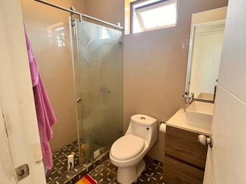 Hermosa Parcela con casa sólida y piscina en Padre Hurtado.