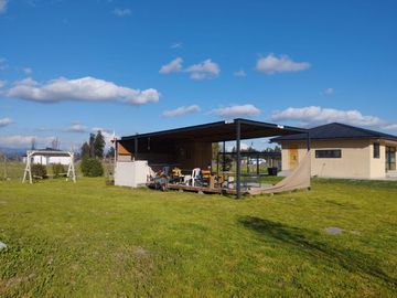 Hermosa Parcela con casa sólida y piscina en Padre Hurtado.