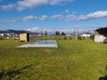 Hermosa Parcela con casa sólida y piscina en Padre Hurtado.