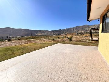Hermosa Parcela con casa sólida y piscina en Padre Hurtado.