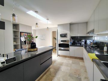 VENTA CASA DE UNA SAOLA PLANTA EN VILLAS DEL MESON CON CUARTO DE SERVICIO