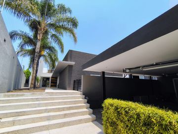 VENTA CASA DE UNA SAOLA PLANTA EN VILLAS DEL MESON CON CUARTO DE SERVICIO