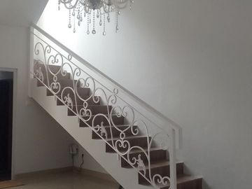 Rumah Gran.Res. Cibinong Jl Kartika Raya, Baru 2 LANTAI, Mewah Harga Murah, New di Bogor Jual Dijual