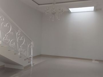 Rumah Gran.Res. Cibinong Jl Kartika Raya, Baru 2 LANTAI, Mewah Harga Murah, New di Bogor Jual Dijual