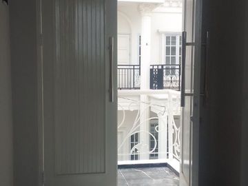Rumah Gran.Res. Cibinong Jl Kartika Raya, Baru 2 LANTAI, Mewah Harga Murah, New di Bogor Jual Dijual