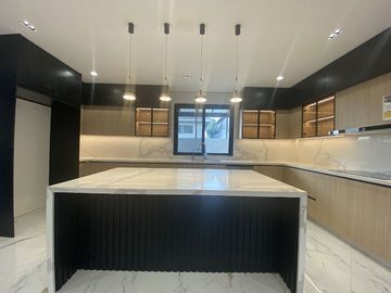 🌟 FOR SALE 📍 Portofino South, Brgy. Almanza Dos, Las Piñas City