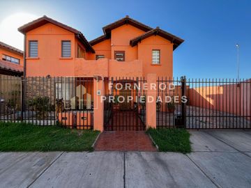 HERMOSA CASA EN VENTE EN SAN JOQUIN. LA SERENA.
