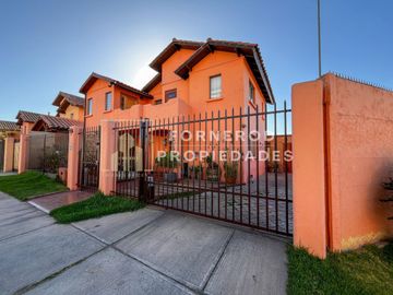 HERMOSA CASA EN VENTE EN SAN JOQUIN. LA SERENA.