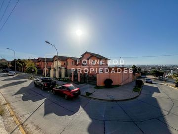 HERMOSA CASA EN VENTE EN SAN JOQUIN. LA SERENA.