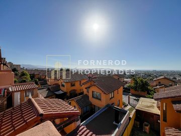 HERMOSA CASA EN VENTE EN SAN JOQUIN. LA SERENA.