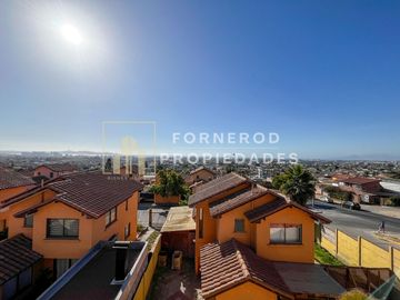 HERMOSA CASA EN VENTE EN SAN JOQUIN. LA SERENA.
