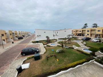 Se vende departamento planta baja  con salida al mar en Villamil Playas Vía a Data