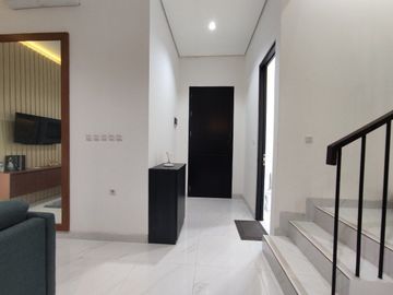 Rumah Tarum Cirendeu, Baru 3 LANTAI Murah, Ciputat Timur, Tangsel Kota Tangerang Selatan Jual Dijual