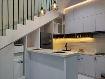 Rumah Tarum Cirendeu, Baru 3 LANTAI Murah, Ciputat Timur, Tangsel Kota Tangerang Selatan Jual Dijual
