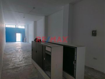 ¡Tu Negocio En El Lugar Estrategico!🏪 Local Comercial En Venta📍Altura De Av Moche Con Av Los Incas