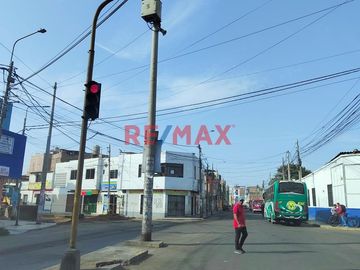 ¡Tu Negocio En El Lugar Estrategico!🏪 Local Comercial En Venta📍Altura De Av Moche Con Av Los Incas