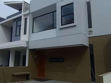 Rumah EL Cihanjuang,Baru 2/1 LANTAI Mewah Harga Murah Dekat Kota Cimahi di Bandung Barat Jual Dijual