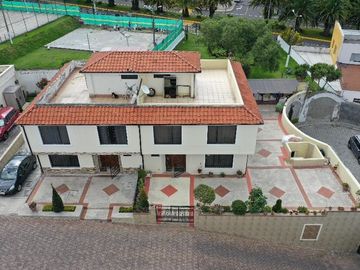 Vedo casa de 410m, urbanizacion privada El condado