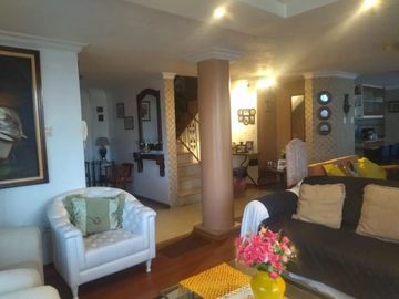 Vedo casa de 410m, urbanizacion privada El condado