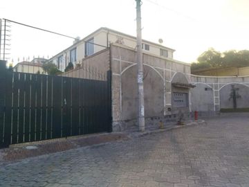 Vedo casa de 410m, urbanizacion privada El condado