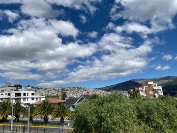 Vedo casa de 410m, urbanizacion privada El condado