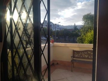Vedo casa de 410m, urbanizacion privada El condado