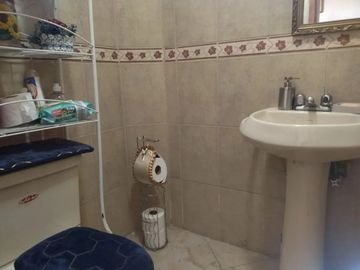Vedo casa de 410m, urbanizacion privada El condado